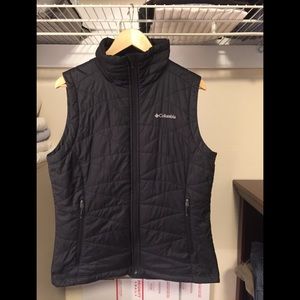 Women’s size L Columbia Might Light Vest